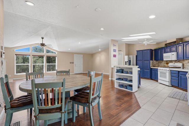 14 Easy Street, Tijeras, NM 87059