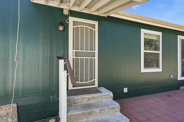 14 Easy Street, Tijeras, NM 87059