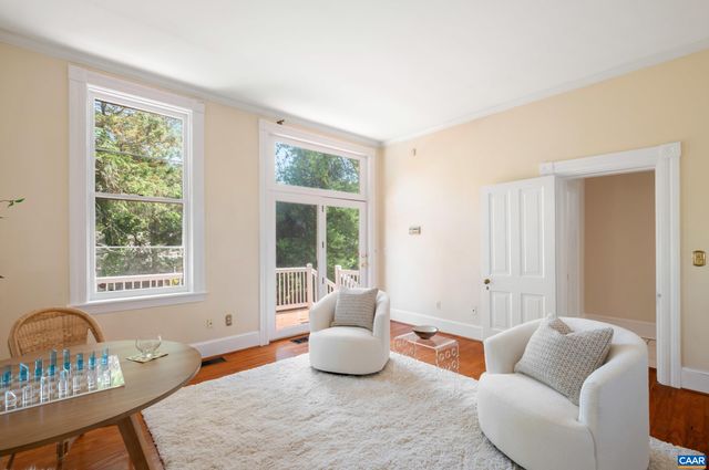 900 RUGBY RD, Charlottesville, VA 22903