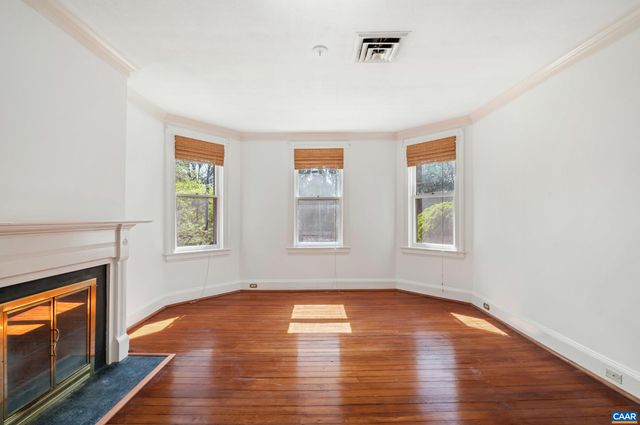 900 RUGBY RD, Charlottesville, VA 22903