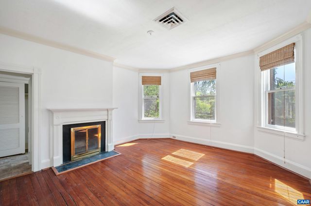 900 RUGBY RD, Charlottesville, VA 22903