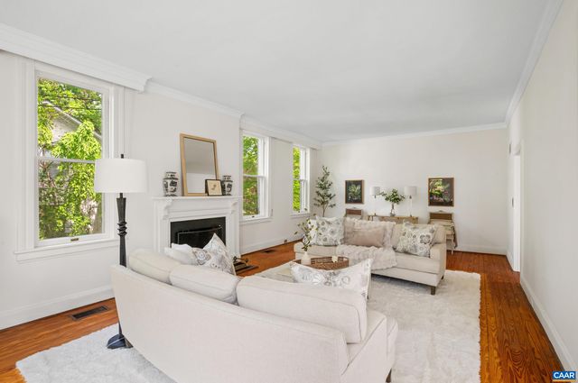 900 RUGBY RD, Charlottesville, VA 22903