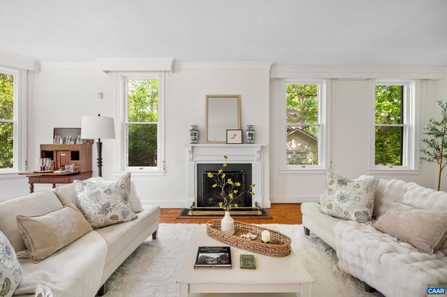 900 RUGBY RD, Charlottesville, VA 22903