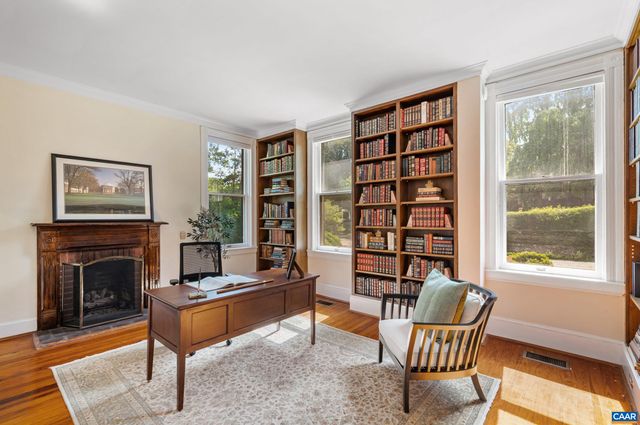 900 RUGBY RD, Charlottesville, VA 22903