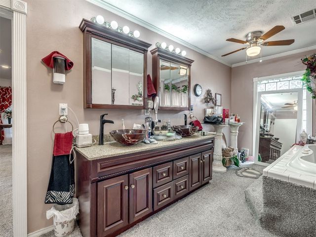 2320 W Sorghum Mill Road, Edmond, OK 73025