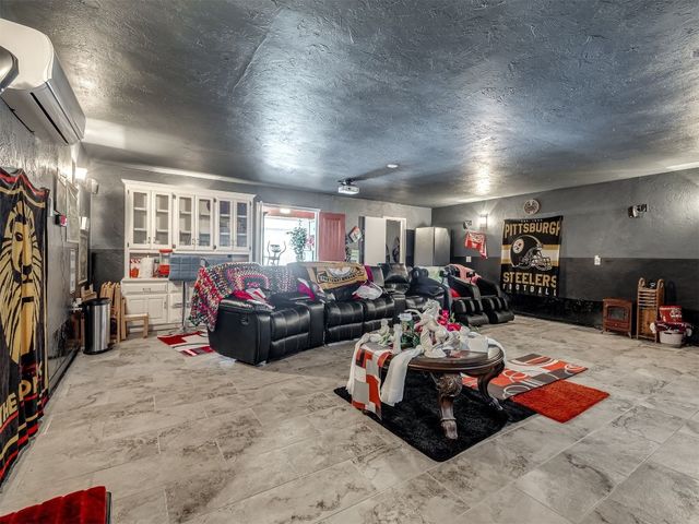 2320 W Sorghum Mill Road, Edmond, OK 73025