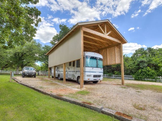 2320 W Sorghum Mill Road, Edmond, OK 73025