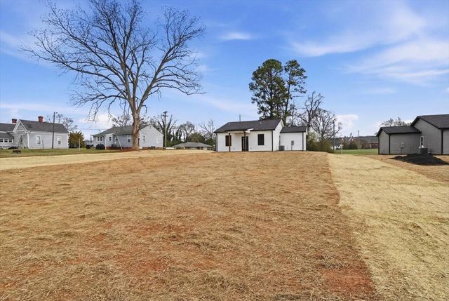 4095 N Blackstock Road, Spartanburg, SC 29301