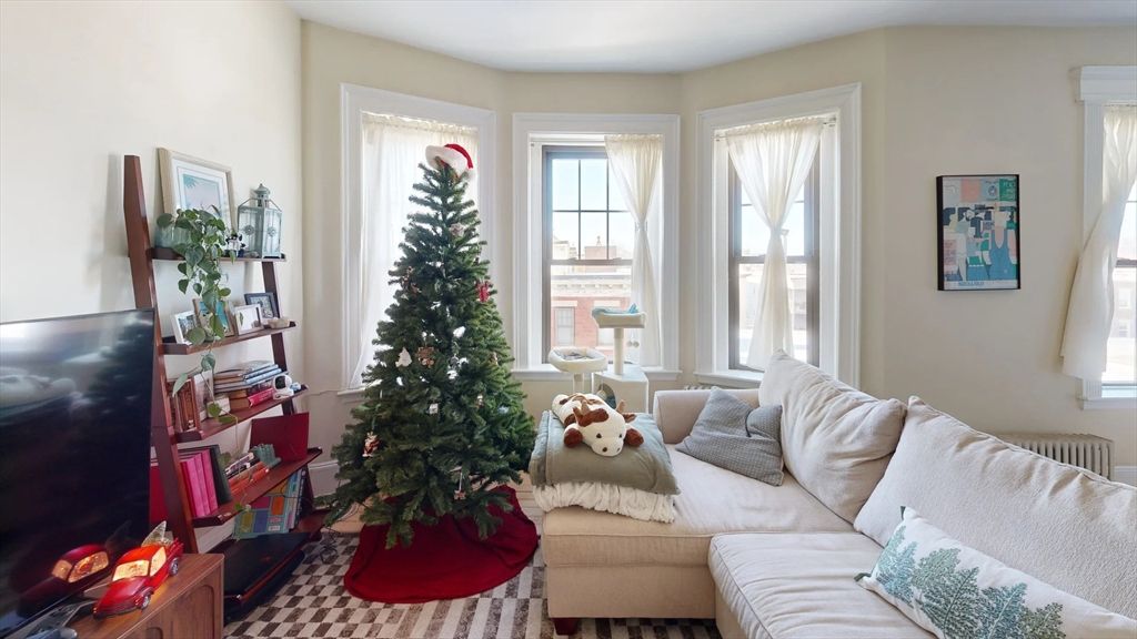 1161 Commonwealth Ave 8, Boston, MA 02134