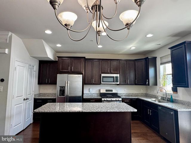 12116 GREY SQUIRREL ST, Clarksburg, MD 20871