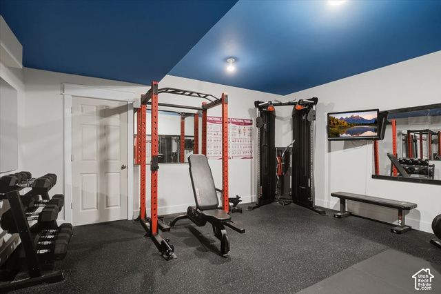 145 N VISTA DR, Kaysville, UT 84037