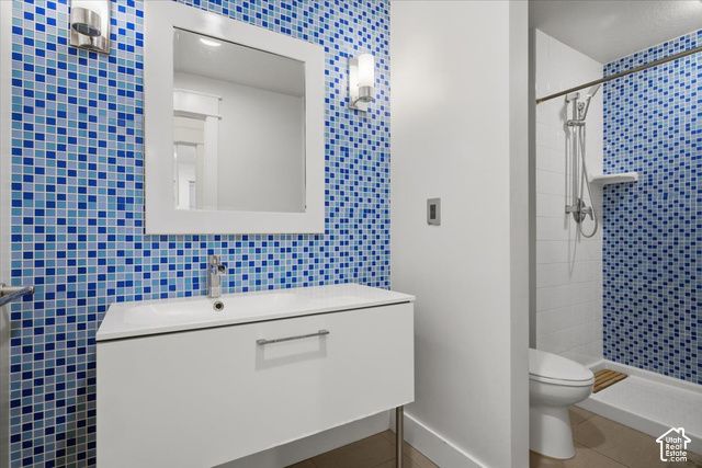 145 N VISTA DR, Kaysville, UT 84037