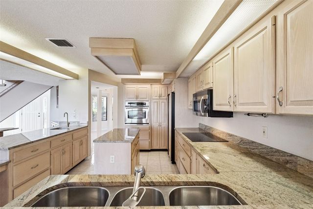 16951 DEER ISLAND ROAD, Tavares, FL 32778