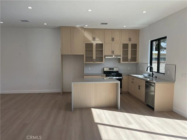 9626 Stonehurst Avenue, Sun Valley, CA 91352
