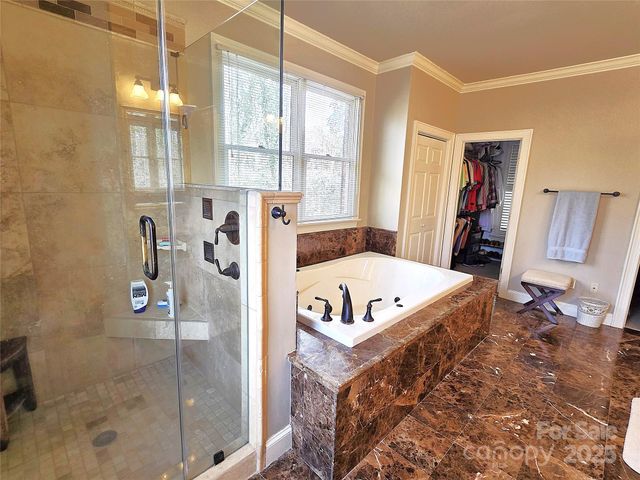 720 9th Avenue NW, Hickory, NC 28601