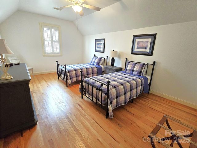 720 9th Avenue NW, Hickory, NC 28601