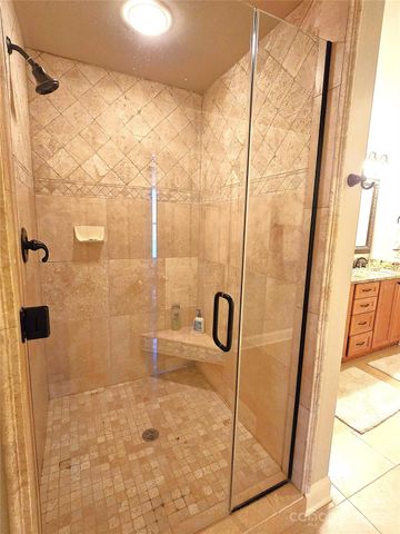 720 9th Avenue NW, Hickory, NC 28601