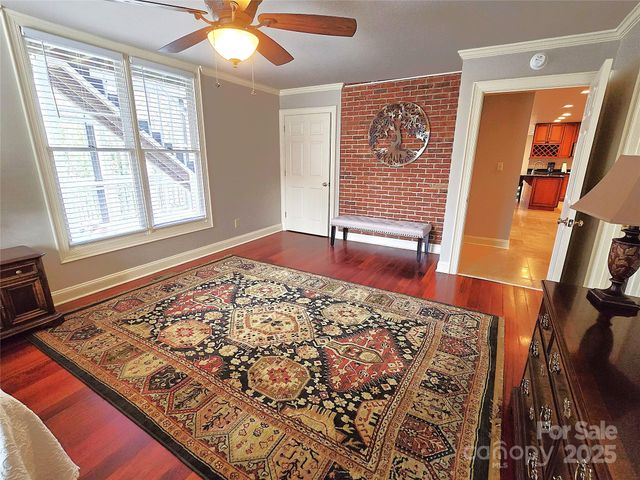 720 9th Avenue NW, Hickory, NC 28601