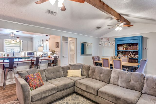 648 Oak Street, Burleson, TX 76028