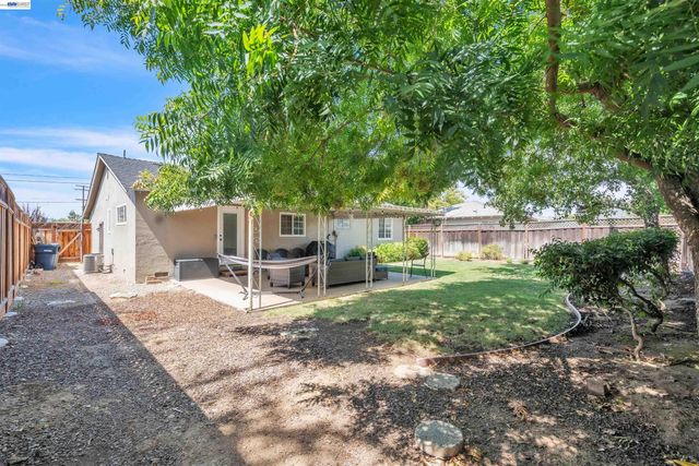 1400 Wagoner Dr, Livermore, CA 94550