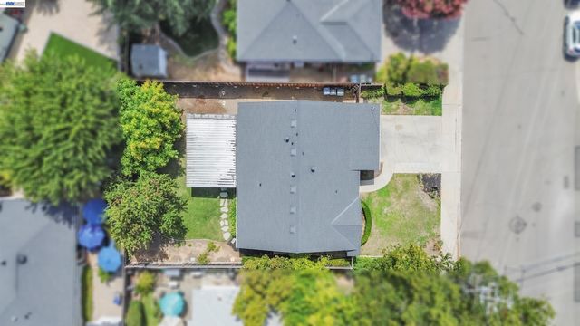 1400 Wagoner Dr, Livermore, CA 94550