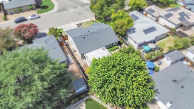 1400 Wagoner Dr, Livermore, CA 94550
