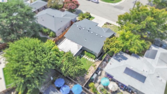 1400 Wagoner Dr, Livermore, CA 94550