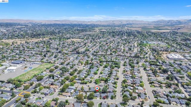 1400 Wagoner Dr, Livermore, CA 94550
