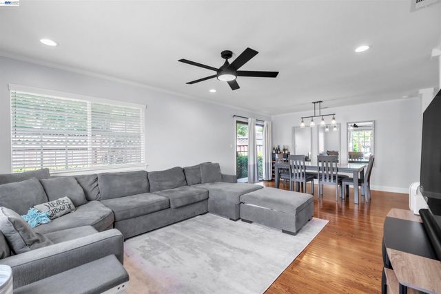 1400 Wagoner Dr, Livermore, CA 94550