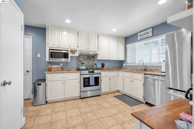 1400 Wagoner Dr, Livermore, CA 94550