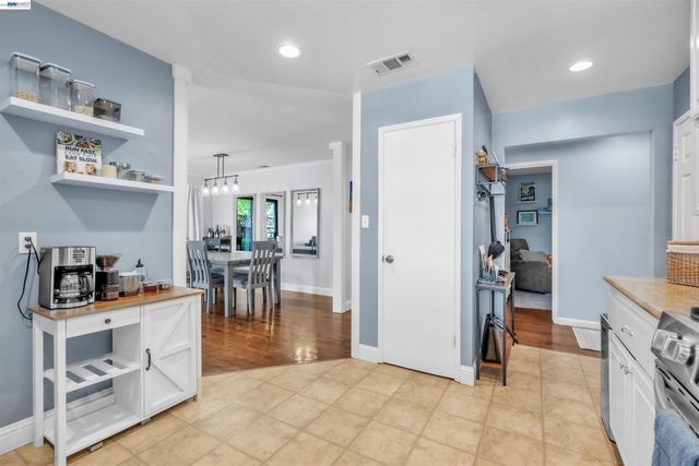1400 Wagoner Dr, Livermore, CA 94550