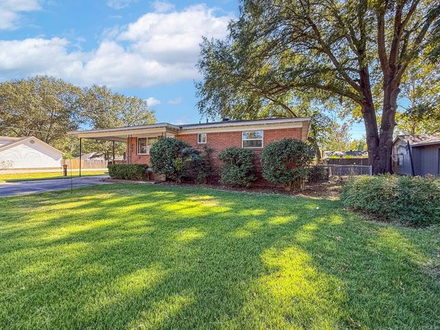 208 Calloway Avenue, Sherwood, AR 72120