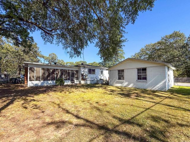 208 Calloway Avenue, Sherwood, AR 72120