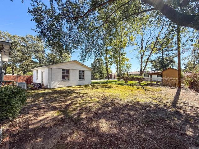 208 Calloway Avenue, Sherwood, AR 72120