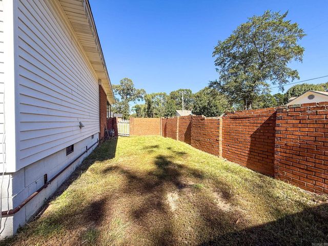208 Calloway Avenue, Sherwood, AR 72120