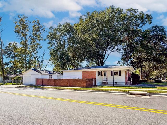 208 Calloway Avenue, Sherwood, AR 72120