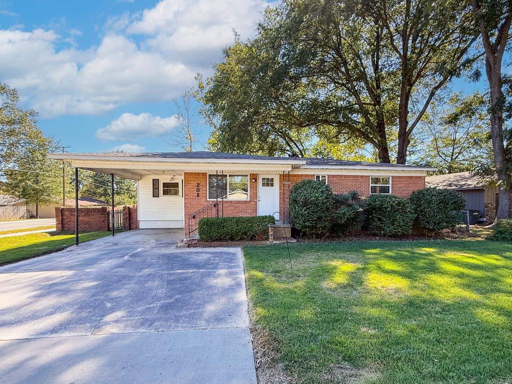 208 Calloway Avenue, Sherwood, AR 72120