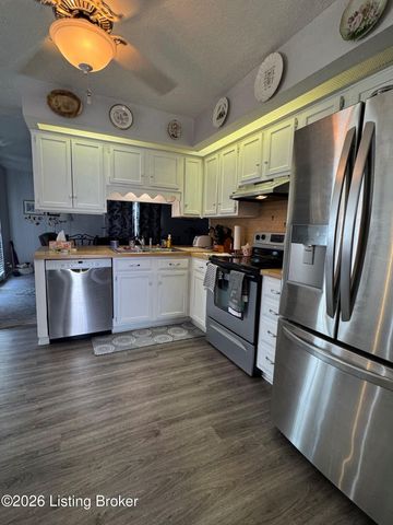 116 Rosebank Ct, Louisville, KY 40118