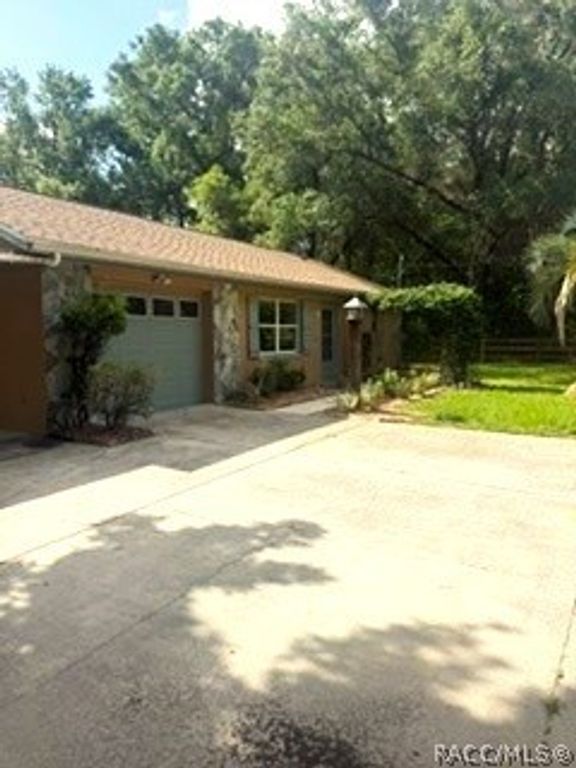 671 N Fitzpatrick Avenue, Inverness, FL 34453
