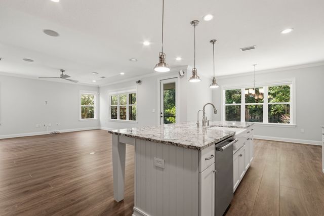 500 Meadow Lake Dr Drive, Freeport, FL 32439