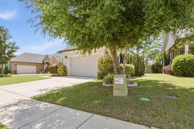 500 Meadow Lake Dr Drive, Freeport, FL 32439