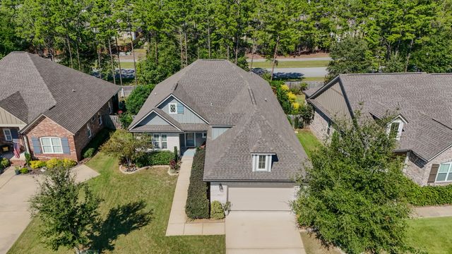 500 Meadow Lake Dr Drive, Freeport, FL 32439
