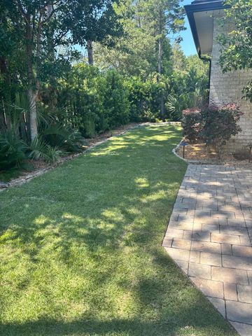 500 Meadow Lake Dr Drive, Freeport, FL 32439