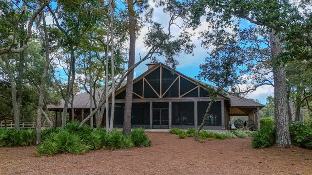 500 Meadow Lake Dr Drive, Freeport, FL 32439