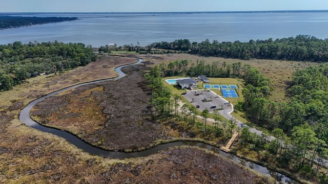 500 Meadow Lake Dr Drive, Freeport, FL 32439