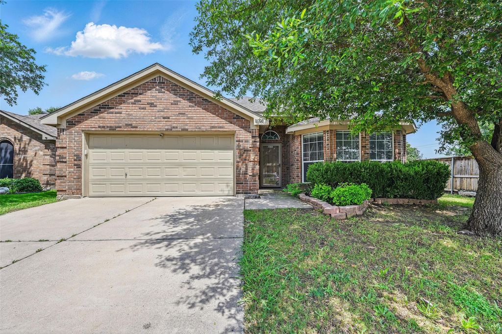 10700 Irish Glen Trail, Haslet, TX 76052