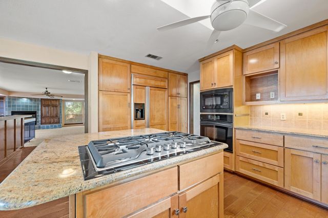 2607 Augusta Lane, Arlington, TX 76012