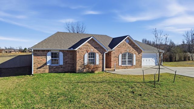 18777 S Birch Hollow Way, Claremore, OK 74017