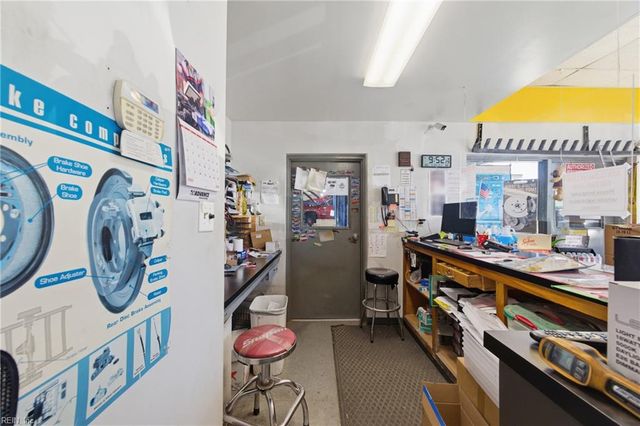 6219 George Washington Memorial HWY, Yorktown, VA 23692