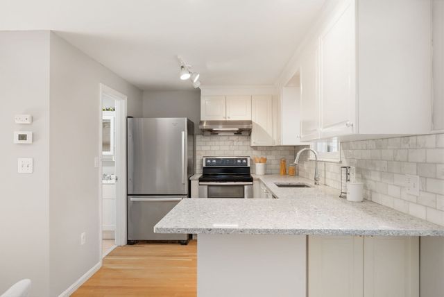 67 Decatur St 67, Arlington, MA 02474